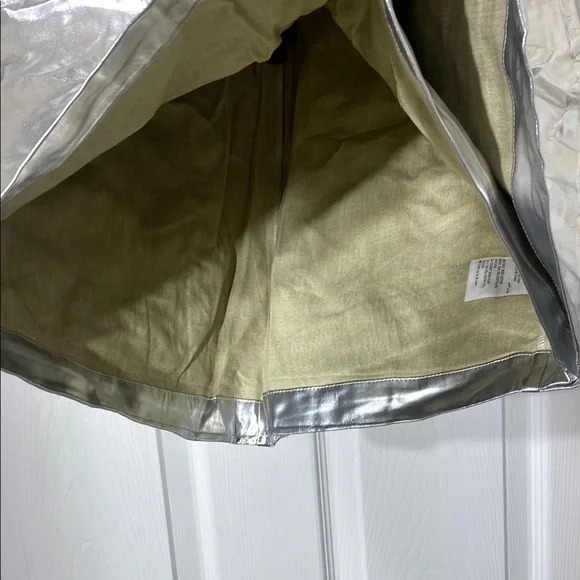 BECCA Silver Circle Skirt with Futuristic Flair - Picture 2 of 6